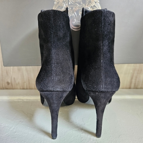 VINCE CAMUTO Black Heeled Boots – Size 7M – With Original Box 🖤👢 - Picture 8 of 9